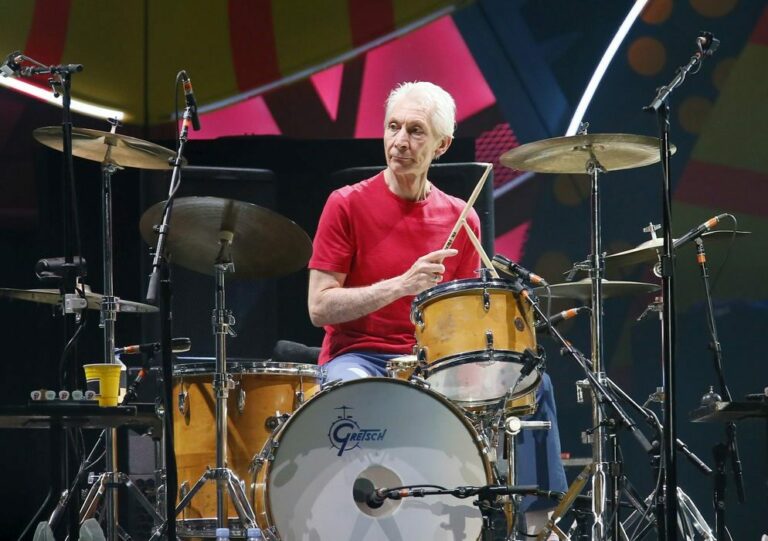 Baterista dos Rolling Stones, Charlie Watts morre aos 80 anos