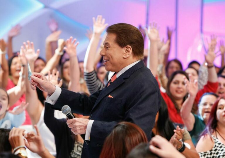 Silvio Santos testa positivo para covid-19 e é hospitalizado