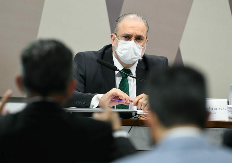 Augusto Aras tem novo mandato aprovado pela CCJ do Senado