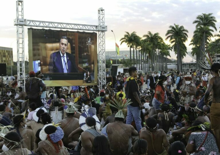 Indígenas seguem acampados no DF e aguardam decisão sobre demarcação