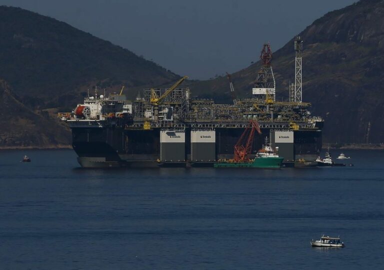 Justiça do Trabalho proíbe Petrobras de ampliar escalas de trabalho