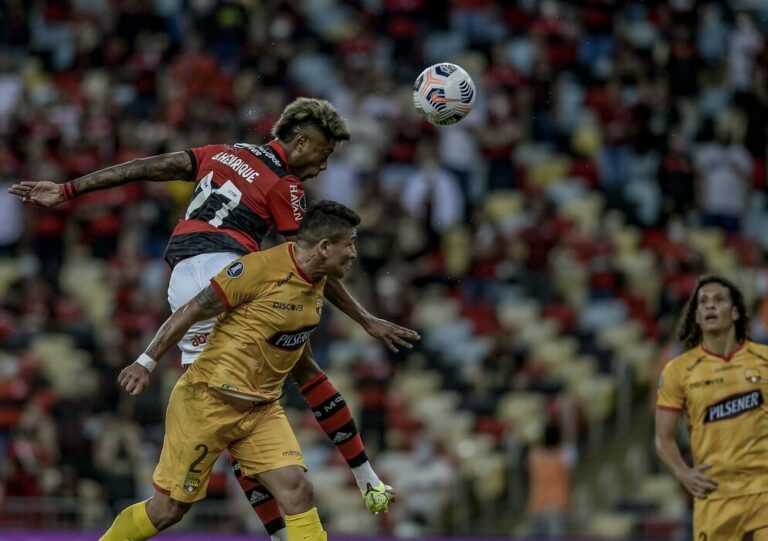 Bruno Henrique brilha e Flamengo encaminha vaga à final da libertadores