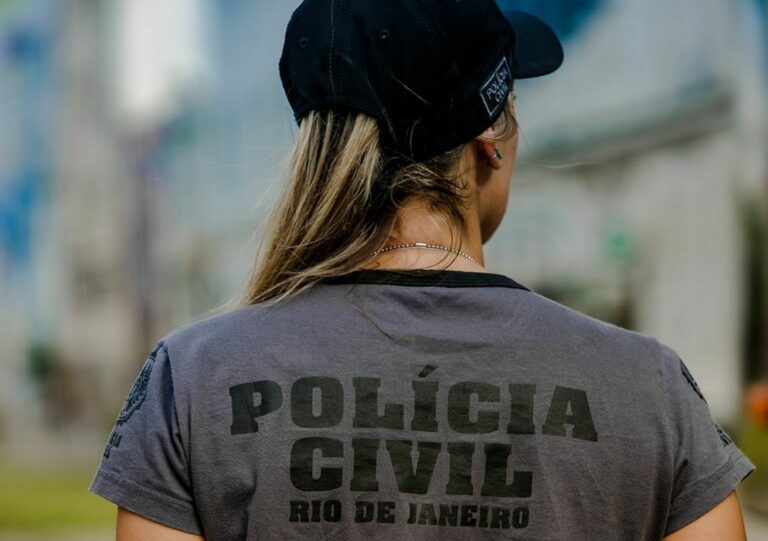 Polícia do Rio apreende caminhão com duas toneladas de maconha