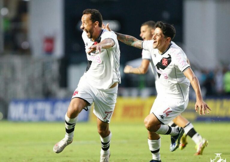 Vasco vence líder Coritiba em São Januário