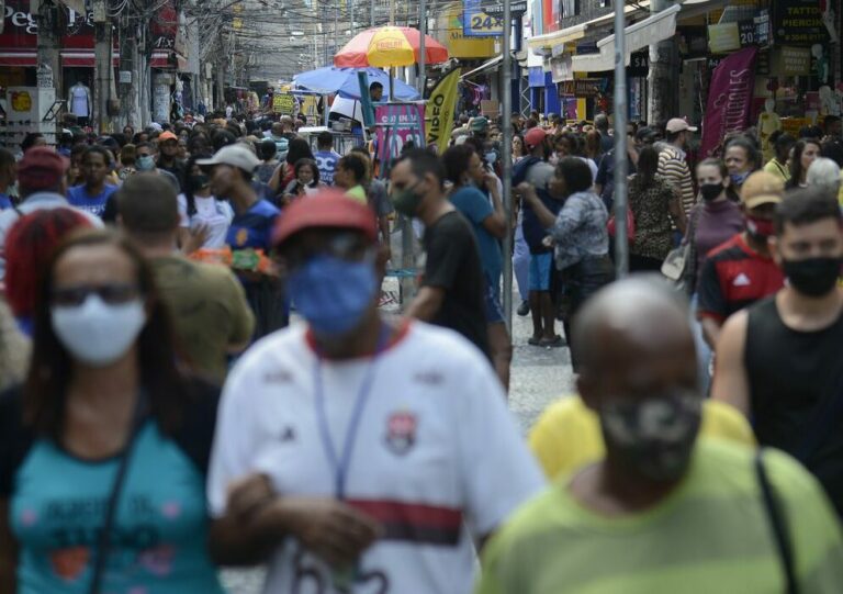 Aumento da expectativa de vida não considera efeitos da covid-19