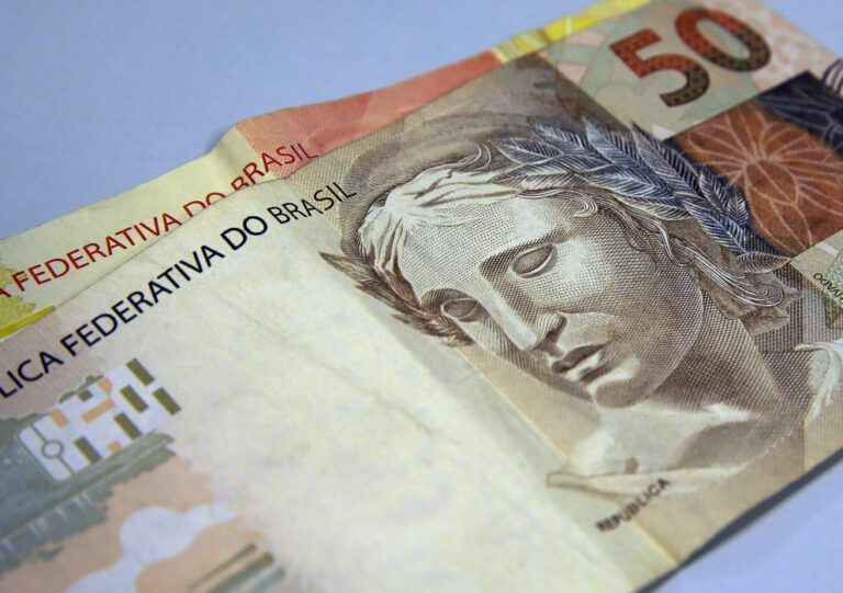 Caixa inicia pagamento do Auxílio Brasil