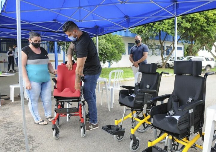 Mais 370 cadeiras de roda e de banho são distribuídas