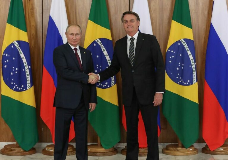 Bolsonaro embarca hoje para a Rússia