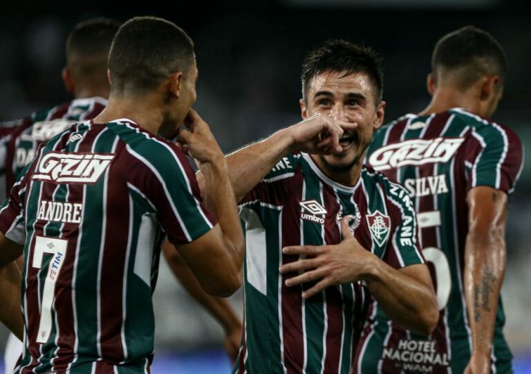 Fluminense vence clássico com Botafogo de virada no Nílton Santos