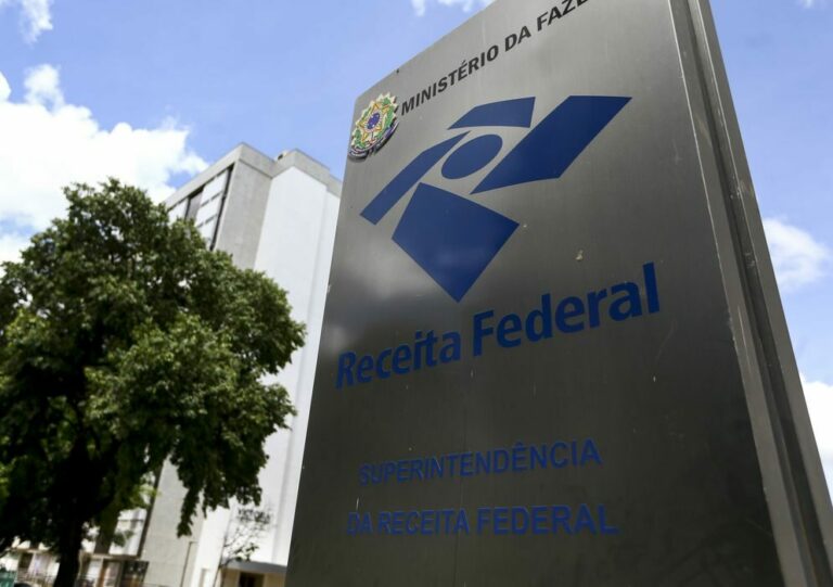 Contribuinte pode juntar documentos para declarar Imposto de Renda