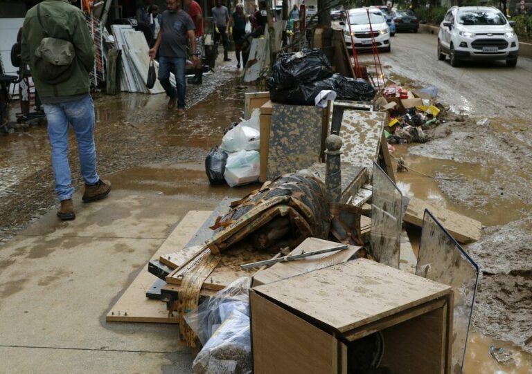 Número de mortes em Petrópolis chega a 197