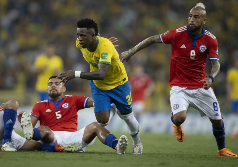 Seleção goleia Chile por 4 a 0 no último jogo no Brasil antes da Copa