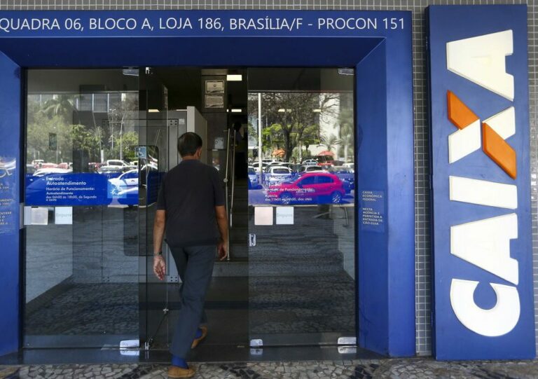 Caixa libera abono salarial para trabalhadores nascidos em setembro