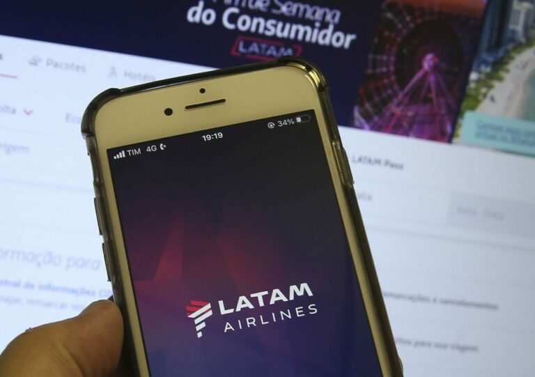 Latam suspende 21 voos nacionais devido ao aumento dos combustíveis