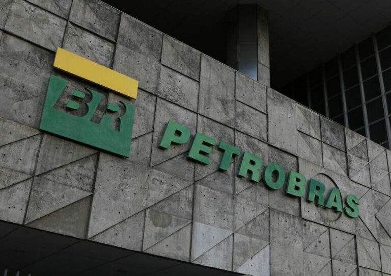 Petrobras defende reajustes de preços para evitar desabastecimento