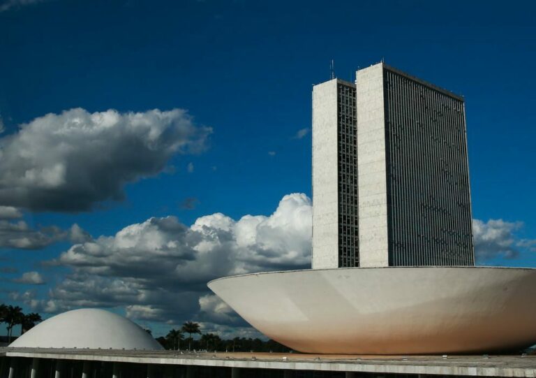 Congresso decide por suspensão do prazo de validade de concursos