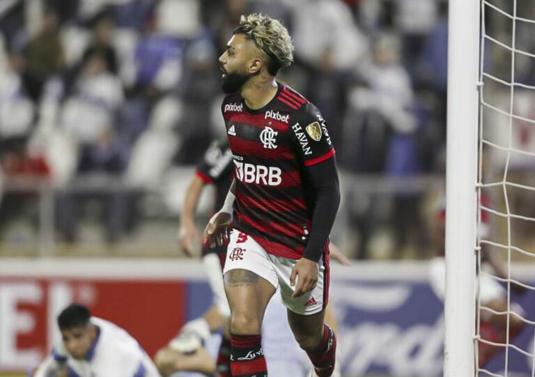 Gabriel brilha e Flamengo derrota Universidad Católica no Chile