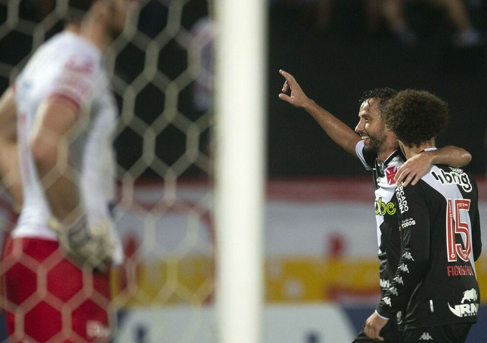 Em noite de golaços, Vasco derrota o Náutico no Arruda