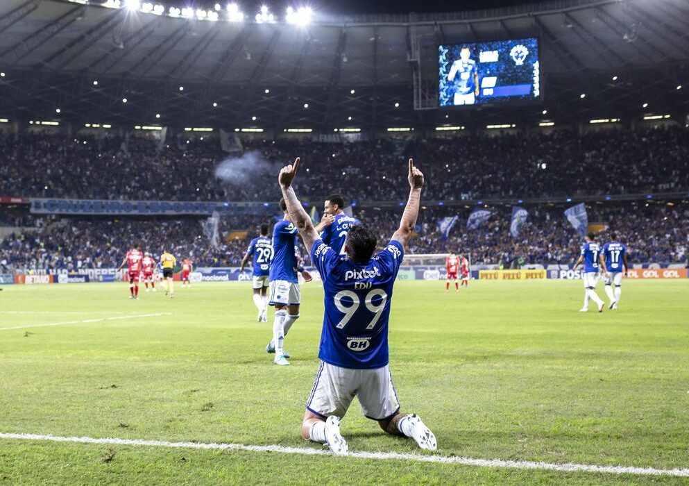 Cruzeiro derrota CRB e amplia liderança na Série B do Brasileiro