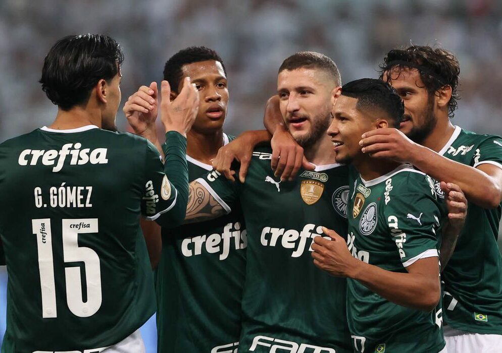 Palmeiras atropela Atlético-GO para abrir folga na liderança