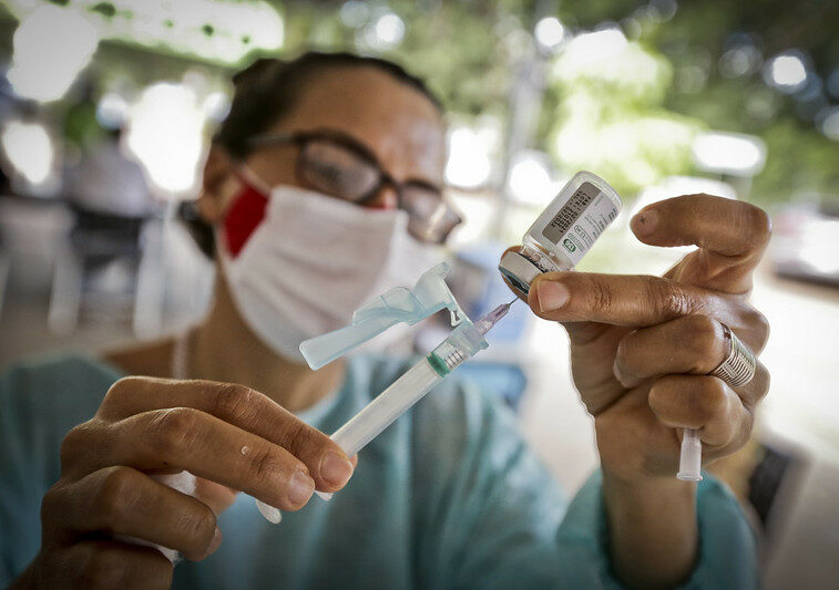 Vacina contra influenza disponível à população a partir de 2ª (27)