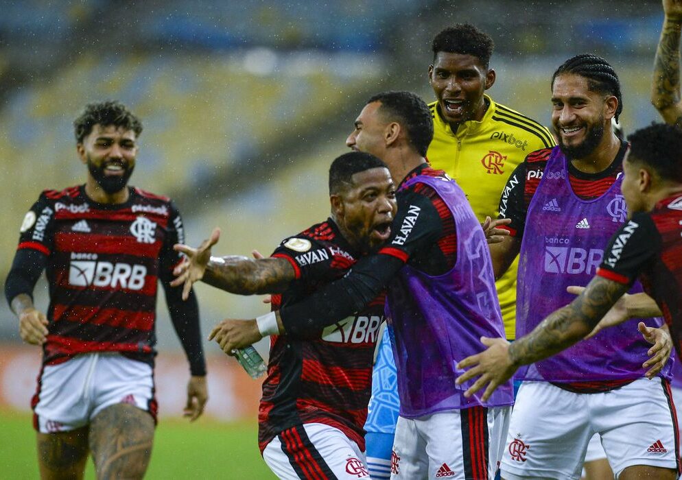 Flamengo aplica 3 a 0 no América-MG no Brasileirão, sem passar sustos