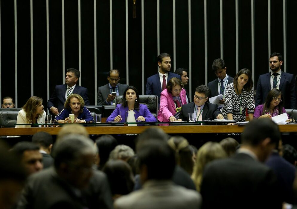 Termina hoje propaganda de incentivo à participação política da mulher