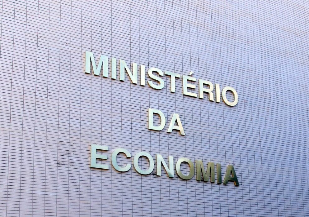 Governo reduz IPI de produtos fabricados no Brasil