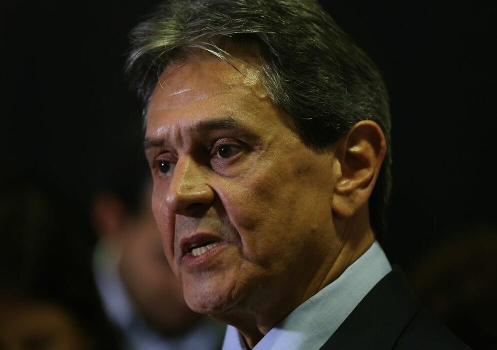 Roberto Jefferson registra candidatura à Presidência no TSE