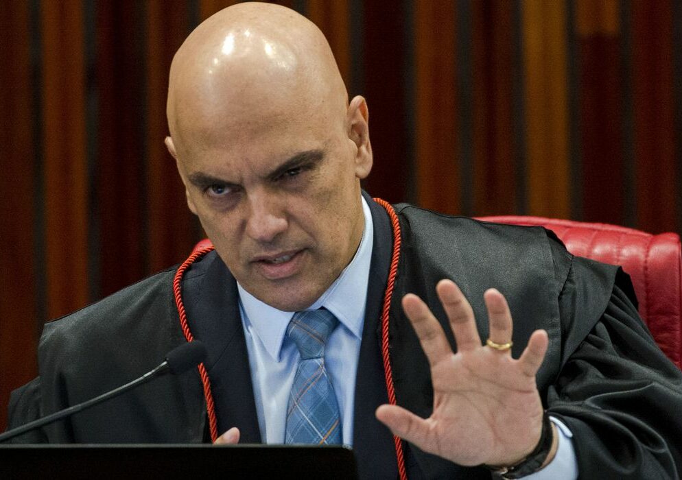 Alexandre de Moraes muda decisão e libera publicidade de 200 anos