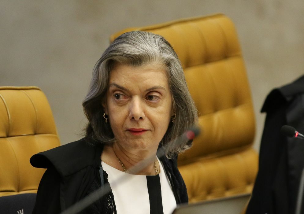 Cármen Lúcia é eleita ministra efetiva do TSE