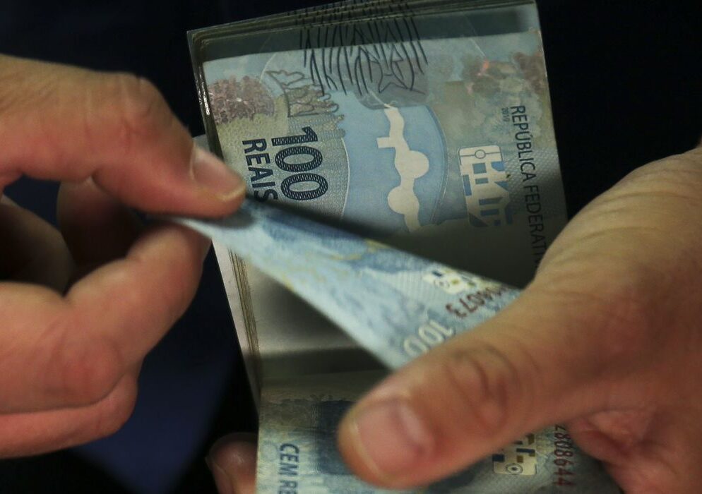 Beneficiários com NIS de final 7 recebem Auxílio Brasil