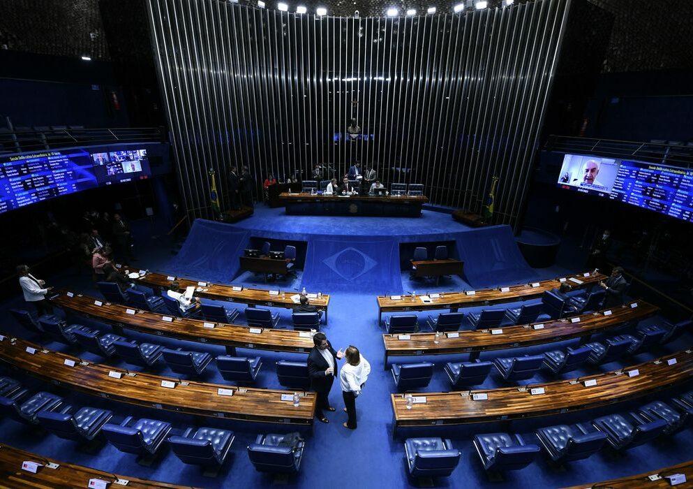 Texto que viabiliza piso da enfermagem pode ser votado semana que vem