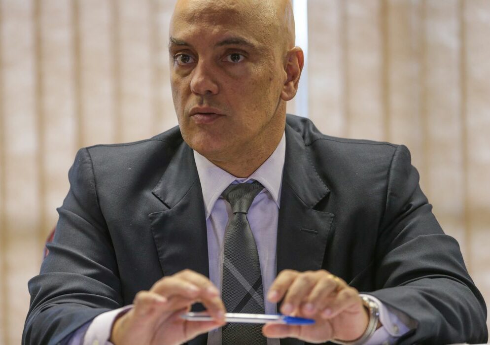 Alexandre de Moraes manda apagar posts sobre suposto apoio de Bolsonaro a Jefferson