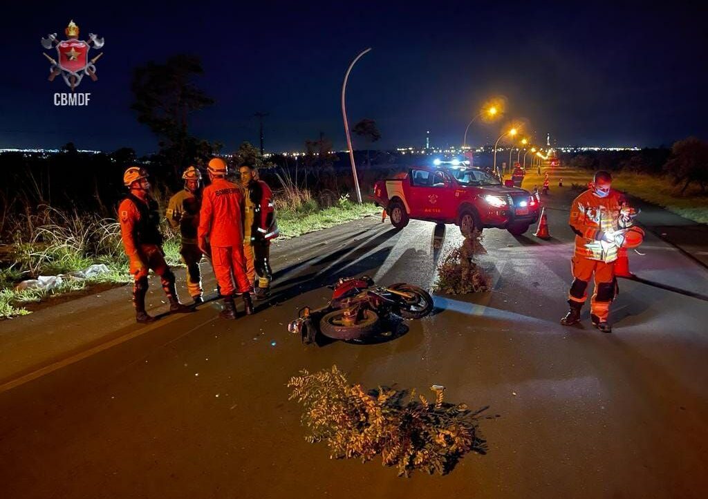 Motociclista colide em porte próximo a Vila Basevi