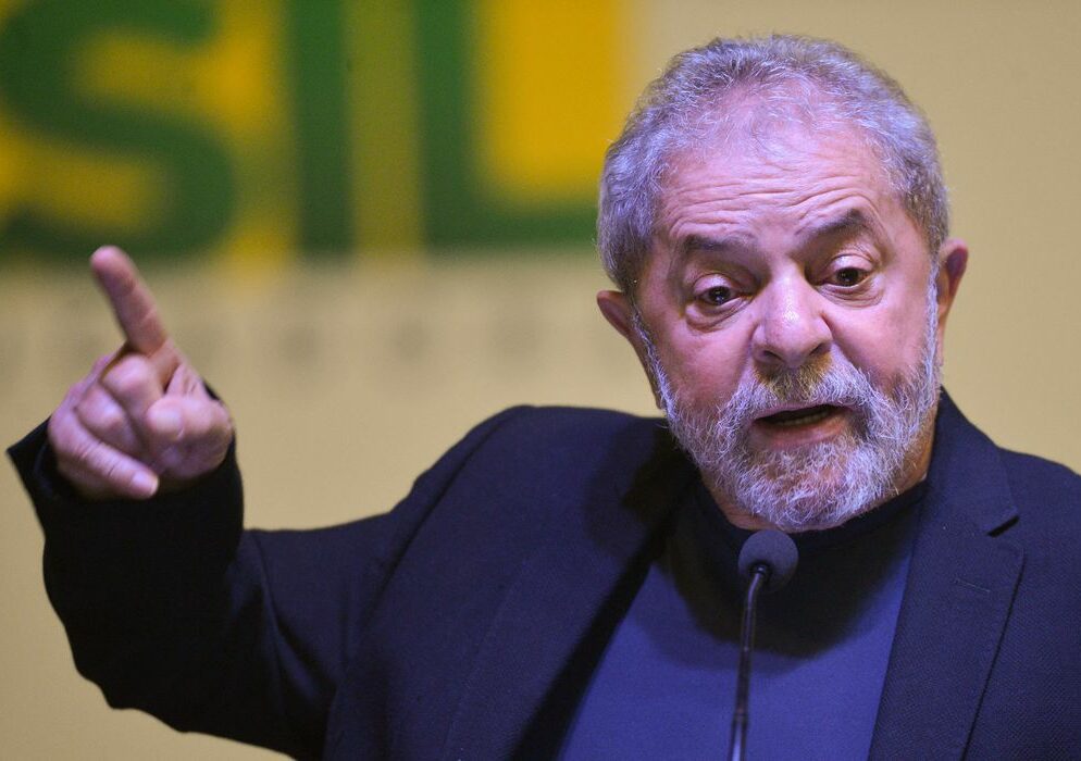 Lula diz que é preciso melhorar salários de professores