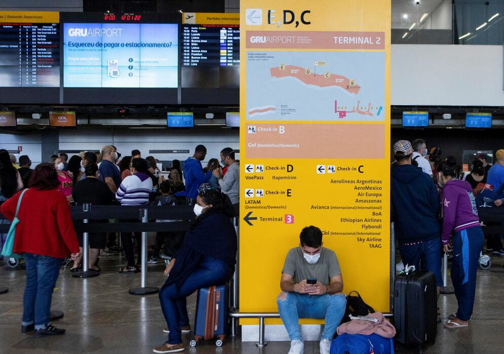 A partir de hoje, máscaras são obrigatórias em aviões e aeroportos