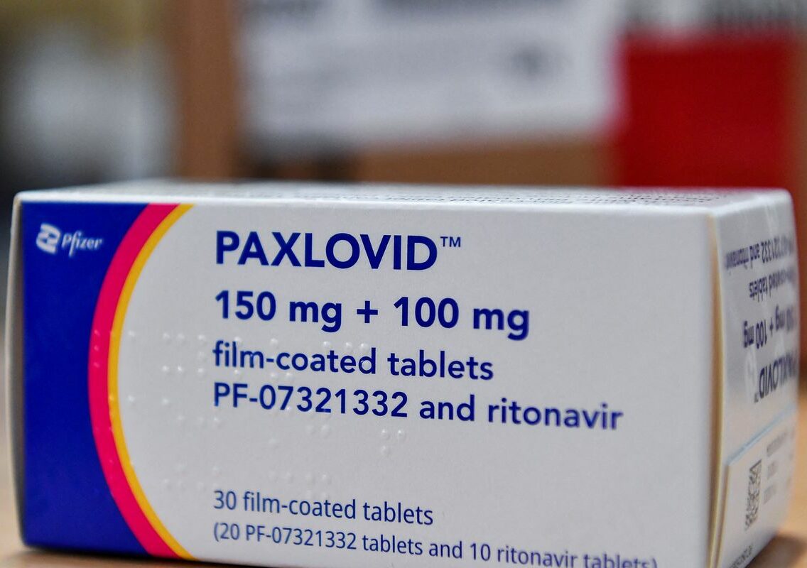 Anvisa aprova venda em farmácias de Paxlovid para tratar covid-19