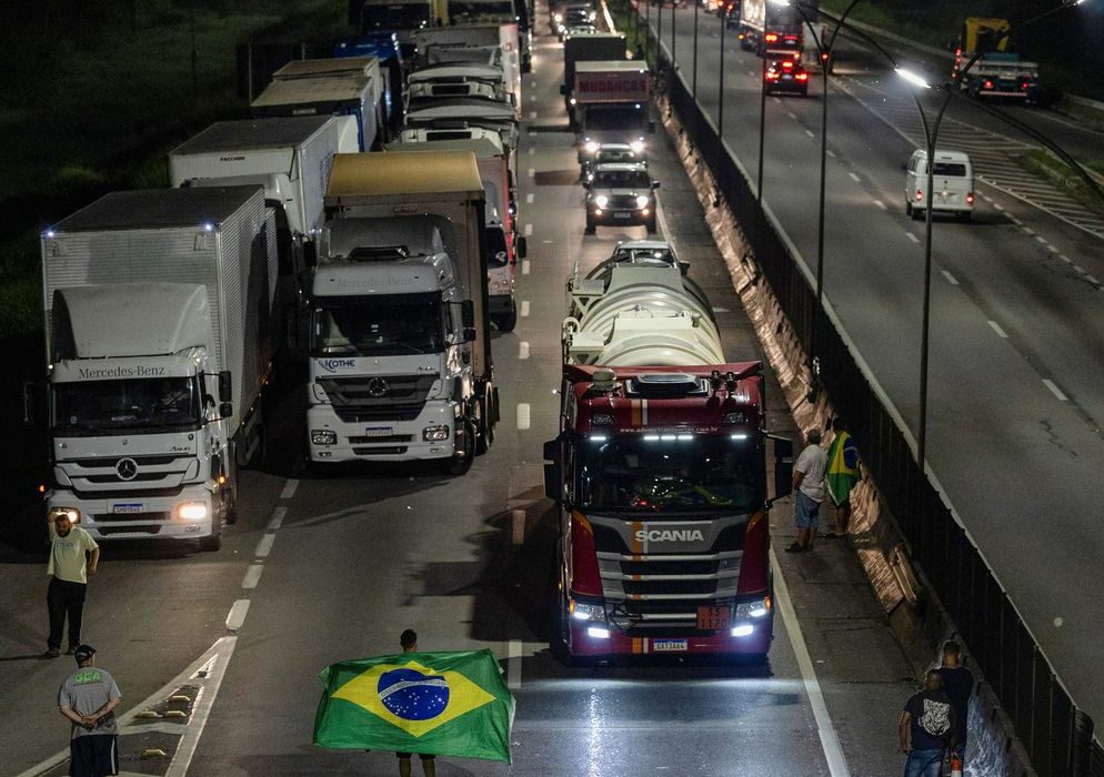 Todas rodovias federais do país estão livres de bloqueios, diz PRF