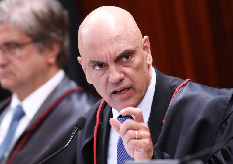 Alexandre de Moraes nega ação do PL que questiona urnas no segundo turno