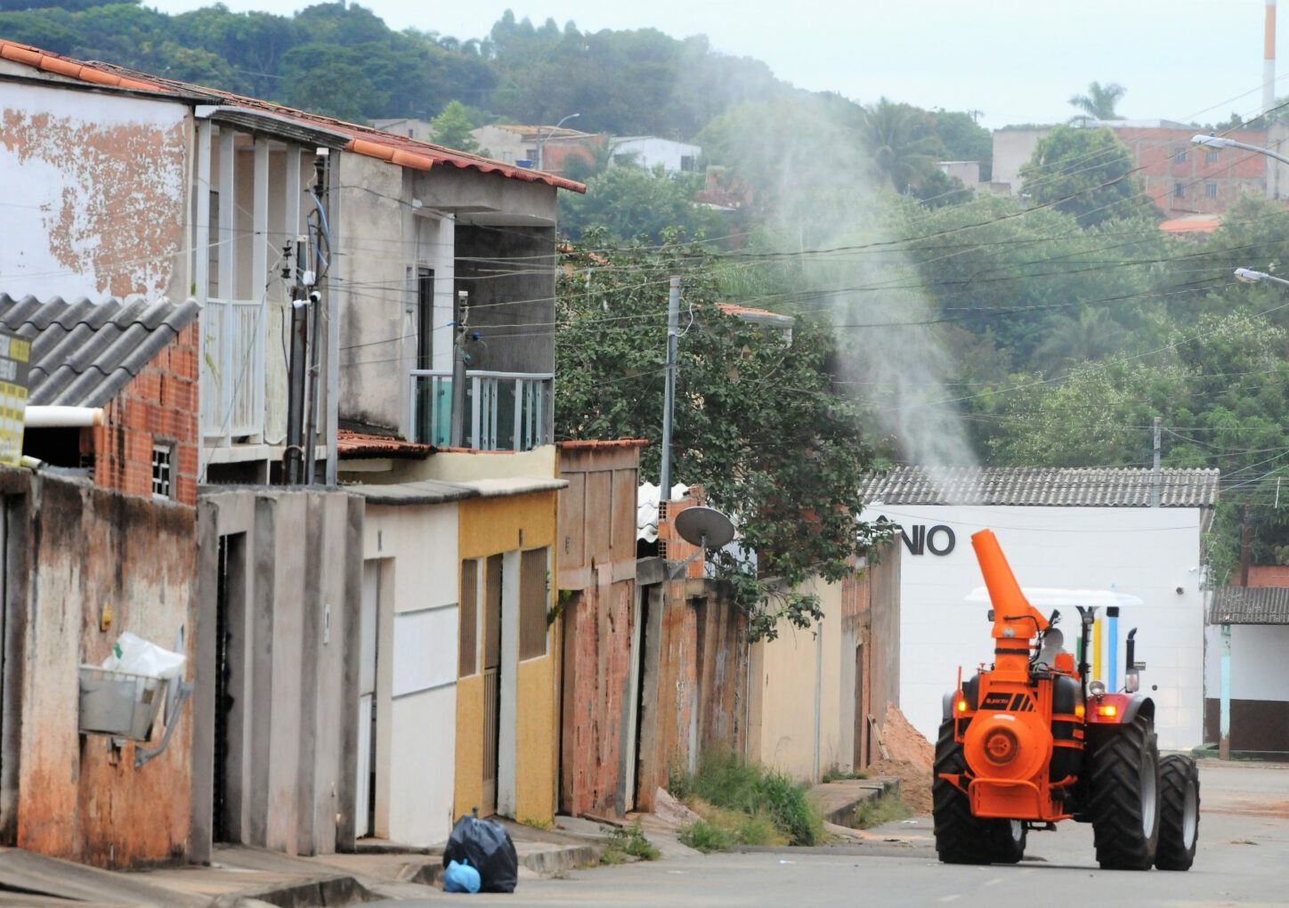 Novo equipamento de pulverização contra a dengue é testado em Planaltina