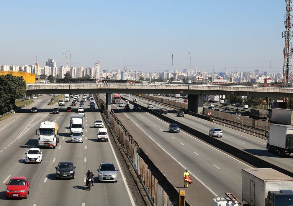 Auxílios Caminhoneiro e Taxista serão pagos neste sábado 19