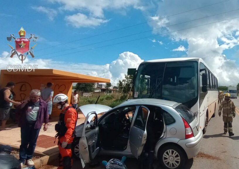 Motorista morre após colidir contra ônibus na DF-180