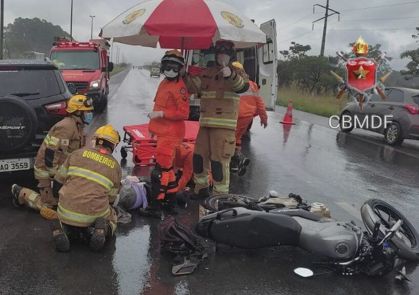 Engavetamento de veículos na BR 020 sentido Planaltina/Sobradinho, deixa motociclista ferido