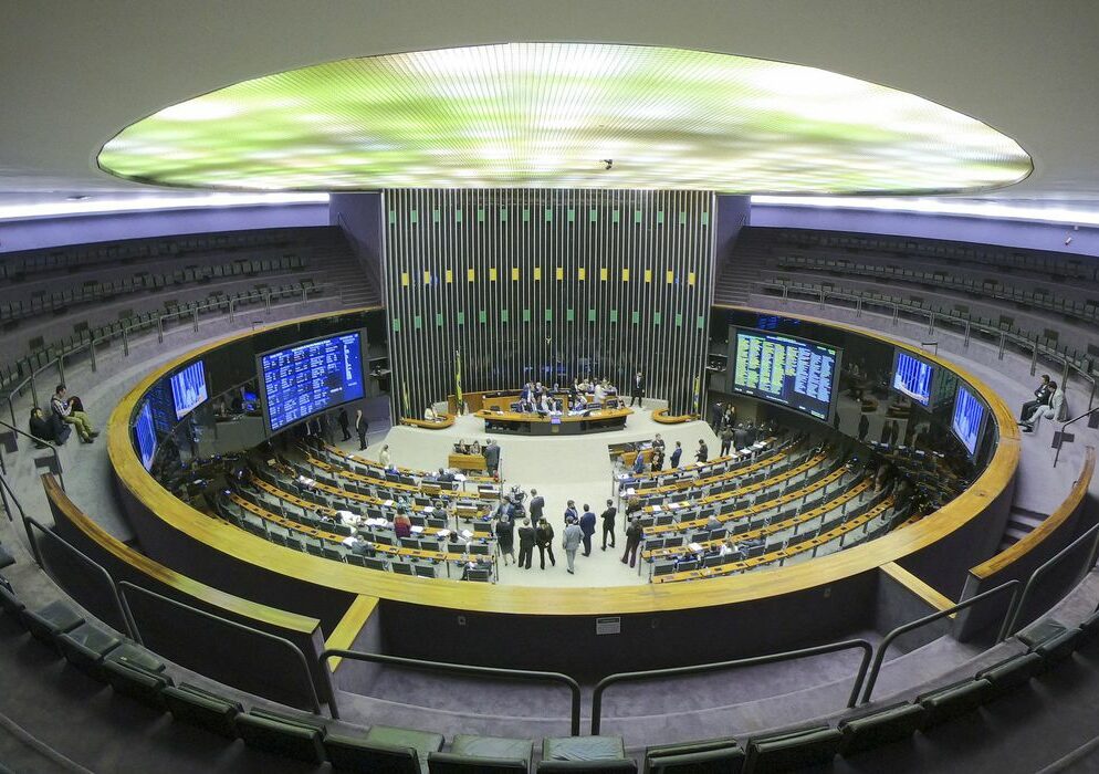 PEC da Transição é aprovada na Câmara dos Deputados