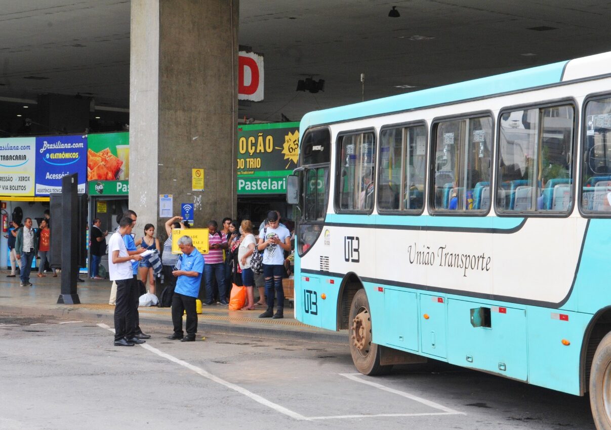 Suspenso o reajuste das passagens de ônibus do Entorno