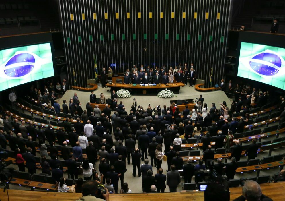 Congresso promulga reajustes para parlamentar, ministro e presidente