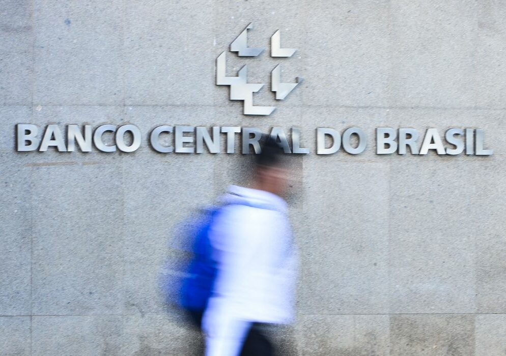 Mercado financeiro reduz projeção da inflação de 5,79% para 5,76%