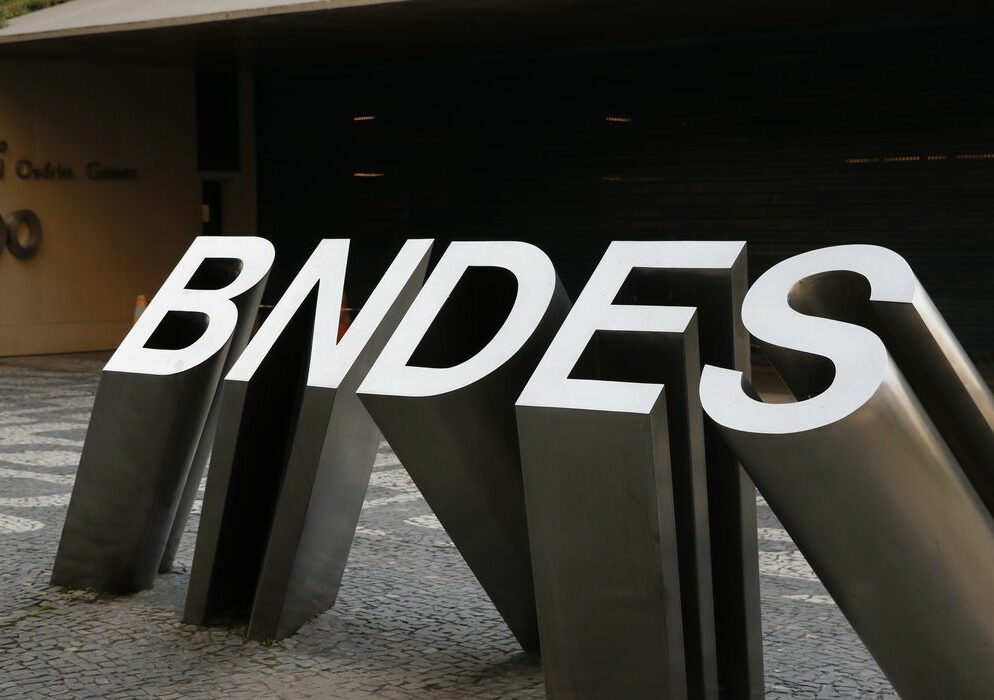 Aloizio Mercadante tem nome aprovado pelo conselho para presidente do BNDES