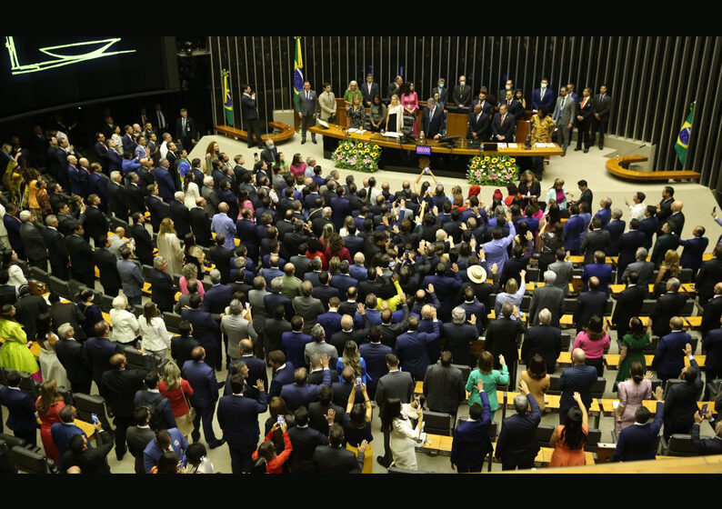 Três parlamentares disputam a presidência da Câmara dos Deputados